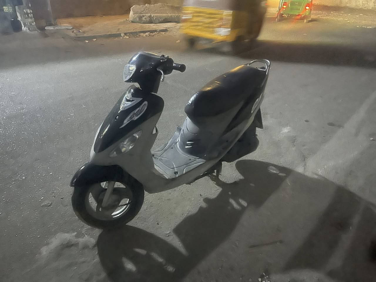 سلام عليكم ماكس منغولي للبيع نضيفة كلش مكينة بلادية ب 650 وبيهة مجال مكاني بغداد مدينة صدر شراي يتصل ***********
