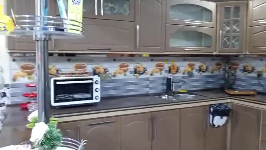 كاونتر مع ملحق وطباخ منضدي وفرن نضافة 100٪ 
مرمر طبيعي طول الكاونتر 14 متر مكون من 3 قطع مع مسرح متحرك 
سعر مليونين وبي مجال 
مكاني شعب سريدات 
واتساب.. 
***********5
