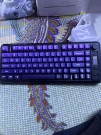 FreeWOLF M75 • شاشة ذكية • إضاءة أرجوانية
