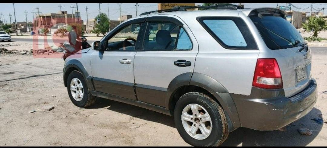 سيارة سورنتو 
موديل /2006 
مكينه وكير بلاد 3500
مصبوغه عام 
رقم بصرة 
السعر ٦٨ وبيها مجال 
العنوان / الناصرية مركز
للتفاصيل الاتصال على الرقم / ***********
