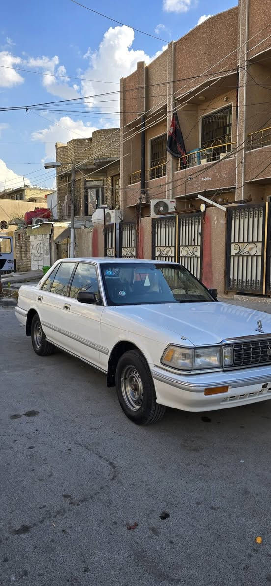 سلام عليكم سياره سوبر سيدان مديل 1990 سياره علا وضع شركة كفاله عامه من دعاميه لدعاميه كفاله عامه   ومن كل نواحي سياره 《جديده جديده 》السياره برغي مامفتوح بيه وسونار كدامكم  ماشيه 200 الف حقيقي مكينه و كير مامفتوحات علا وضع شركه سياره شرط السونار السعرر 135 وبيه مجال   الرقم ***********
