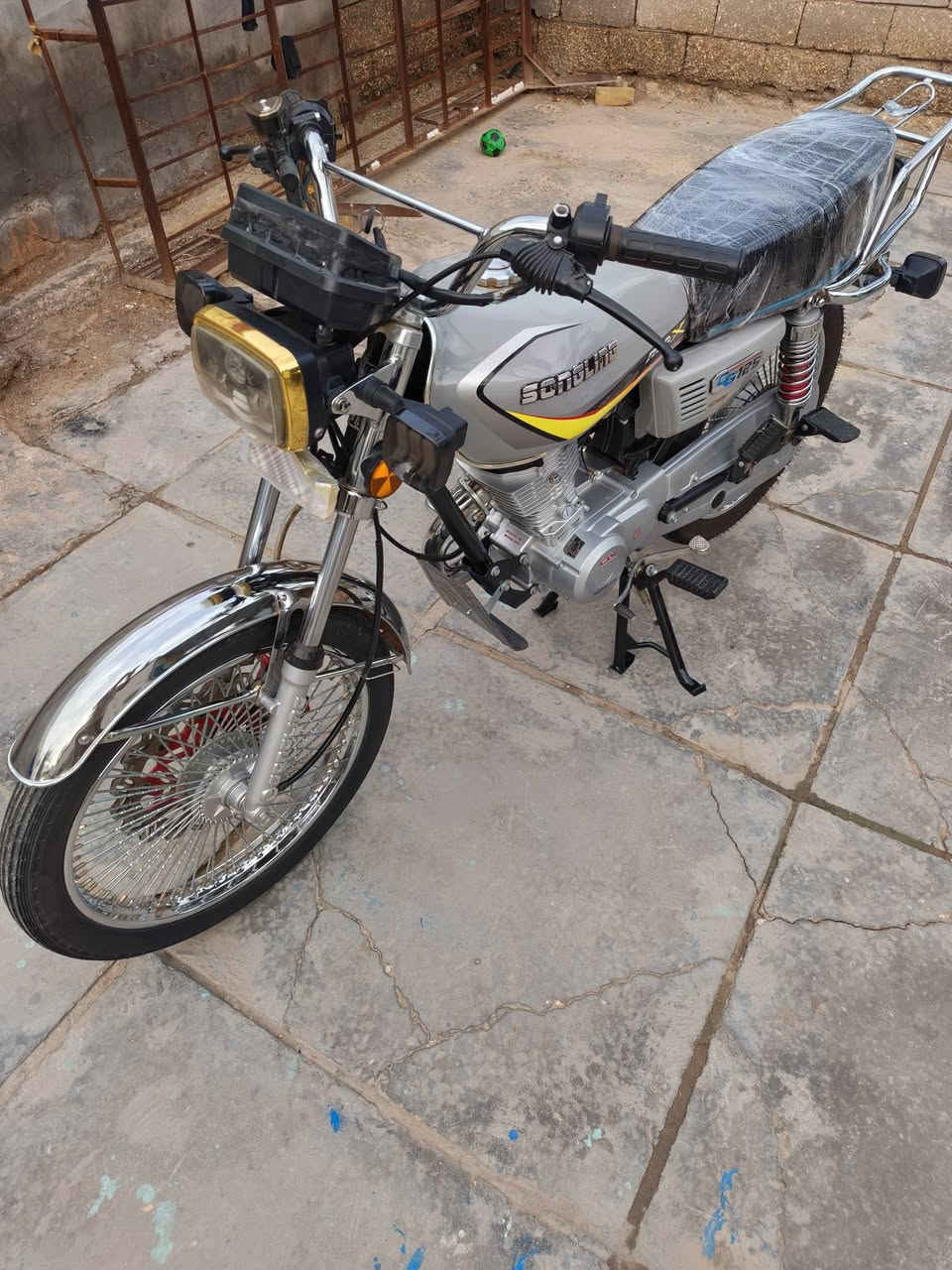 السلام عليكم تايگر 2025 كفاله وجديدة نضافة شرط مثل صوره مكينه برغي ما مفتوح بيه أوراق شرط كله شغال ما متعوبه شراي يدلل مكان بابل طليعه ***********
