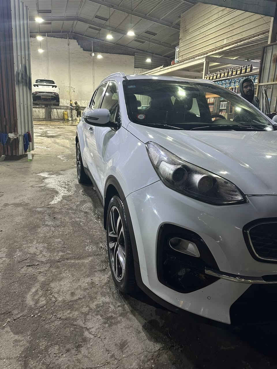 السلام عليكم 
كيا سبورتج 
موديل ٢٠ 
ماشيه ١٠٠ الف 
بيسك 
بغداد الكرخ 
***********
