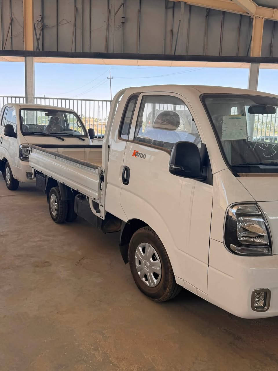 السلام عليكم 
متوفر جميع أنواع كيا حمل 2700 //دبل قماره 2700///فحل 4000فول موصفات دبل ايرباك اي بي اس شاشه كامره حسسات خلفيه دبه صندوق دعاميه 
مكان بغداد لاتصال //////معه الرقم بغداد 
***********
***********.    موديل 2️⃣0️⃣2️⃣6️⃣

