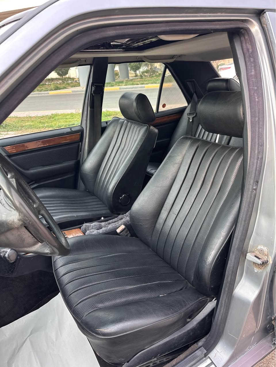 ياالله للبيع فقط دب 🐻 موديل 88 محدثه 91 داخل وخارج مكينه محوره بطه 2500 ديلكو
رقم بغداد مشروع وطني لل 28
مكينه وكير جدد 
حداديه امامي وخلفي جديده 
تخم تاير مع ويل كب جديد
تبريد شغال ثلج
فتحة شغاله طگتين
غرفة جلد جديده 
كشن كهرباء
اريل كهرباء
سنتر لوك
مسجل 
جام امامي كهرباء والخلفي جوبي
كهربائيات شغاله بالكامل
قواعد دبل وبرانكيت بلاد
مصبوغه عام صبغ بدون ضربه وخياس
السياره جاهزه بدون اي نقص 
بالحقيقه احلى من الصور
السعر 73$ وبيها مجال بسيط جدا مكاني كربلاء المقدسة 
*********** كربلاء, العراق
