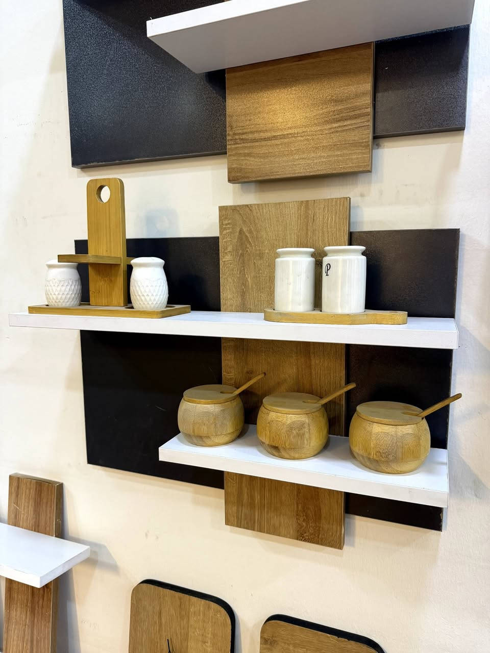 🔥 ليش تدفع أكثر على رفوف عادية بينما تقدر ترفع ذوق بيتك بـ 25 بس؟!
رفوف خشب MDF بتصميم أنيق وعصري تضيف لمسة فخامة لأي زاوية ببيتك 😍
مثالية لغرفة المعيشة، المطبخ أو حتى غرف النوم ✔️
✨ جودة عالية
✨ شكل مرتب وسهل التركيب
✨ تتحمل الاستخدام اليومي
💥 عرض خاص لفترة محدودة: بس بـ 25
🚚 توصيل مجاني لحد باب بيتك
لا تضيع الفرصة! خلي بيتك يبان أرتب وأجمل اليوم قبل باچر 🔥
📩 راسلنا خاص واحجز رفوفك الآن!

#عروض_العيد
#ستاند_خشب
#ديكور_العيد
#عروض_خاصة
#لمسة_أناقة


**إذا كنت صاحب هذا الإعلان وتريد حذفه لأي سبب، رجاءا أرسل رسالة إلى الدعم الفني**