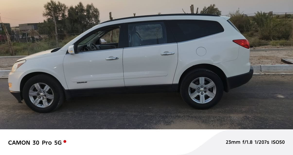 ألسلام عليكم.
شوفرليت ترافرس 2010  LTZ فول مواصفات ألسياره كشنات منفصل سياحي  7 راكب 

عائليه

محرك  3600 مامفتوح.

گير مكفول. 

تبريد خلفي 

حدادية نضيفه 

ألصندوق كهرباء

بيهه2 تنتات 

ألسياره بلاديه أي شي ممغير بيهه . 

بيهه دحجه خفيفه ومامعدلهه كما موضح بلصور

وشخط خفيف جدأ بلباب ألي بجهة أليمين. والباقي كفاله وهواي بيهه مواصفات.. ألسعر ب (105) .. مكاني البصره شط ألعرب
واتساب او اتصال ***********
