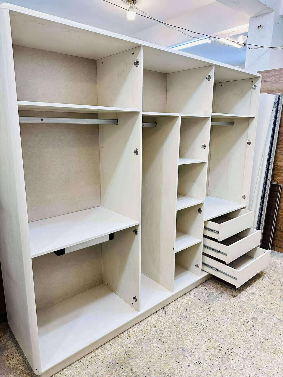 غرفه نوم تركي ٧ قطع براند ماركه مديل حديث اصدار 2025 نضام ابواب هايدروليك خشب ثقيل جدن سكك هايدروليك شفط سرير مخزن جكات اقماش وتر بروف اصلي ارجل حديد  سعر مليون و١٥٠ وبيه مجال لستفسار او لحجز ***********
