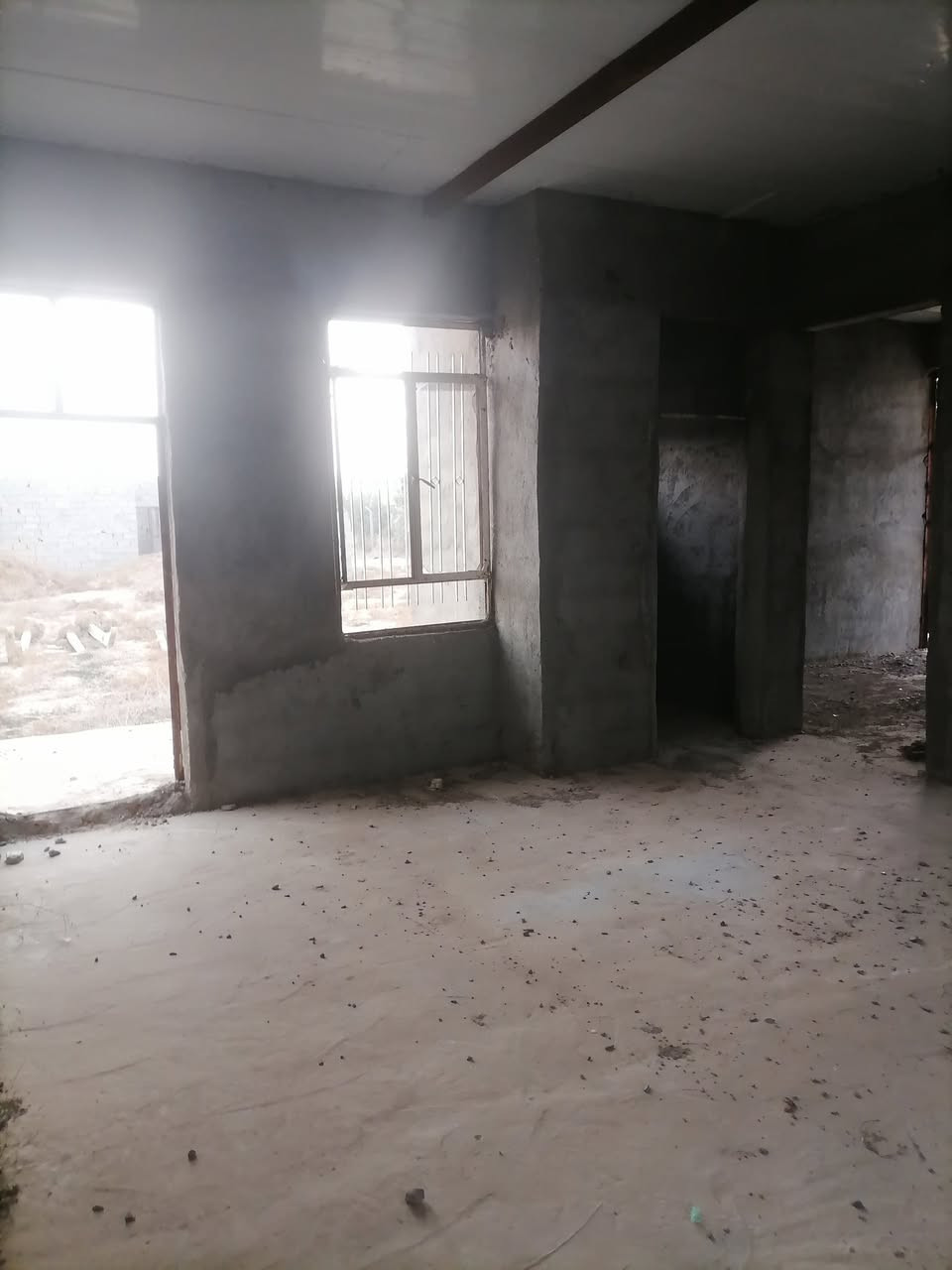 السلام عليكم كاع مساحه 500 متر وبيها بيت هيكل مساحته 150 متر مكانهم بغداد كرغوليه الاستفسار اكثر
***********
