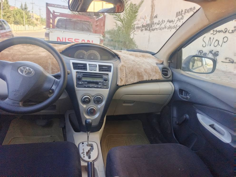 سەرەتا بەناوی خوای گەورە ئەم جارە هاتینەوە بەسەیارە یەکی هەرزان وجوان تیۆتە یارس 2008سەنەوی تازە بەسەر چوە چوار پێنج پارچەی بۆیاغە من بەعیزام ئەی فرۆشم پێ شو پشتی هیچی پێوە نیە سەیارەکە دەبڵ گێچە پێنج کەلەیەجام هیتەرە گێڕ تۆماتیکە سەیارەکە کاڵ بونەوەی هەیە گێوومەکینەی تەبریت بەشەرت تەنها لەزەختێکی زۆر کەمێ دووکەڵی هەیە سەیارەکە کۆبۆن بەنزینی هەیە وەکالەو پەنجەمۆر بەشەرت گەرمووشتەری نی بێزارمان مەکە نرخی 57وەرەقەو مەجالێکی تێدایە گەرمووشتەری پەیوەندی بەم ژمارەیەوە بکە .*********** كويسينجاك, أربيل
