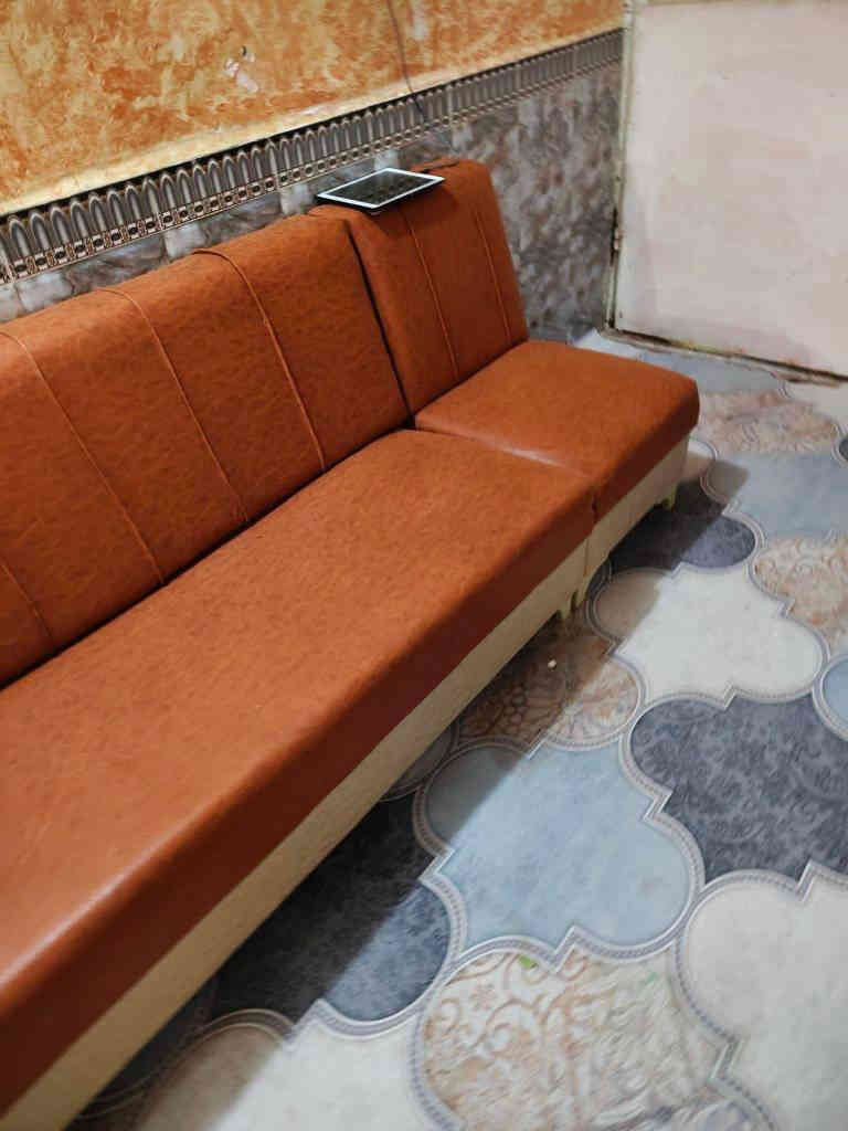 تخم ديوان خمس قطع عشر مقاعد نظيف السعر 200،ناصريه مركز
