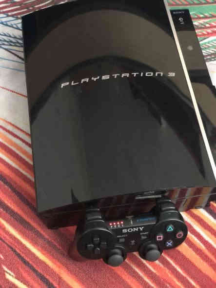 بلي 3 نضيف جدا 

السعر 100 

توصيل موجود
