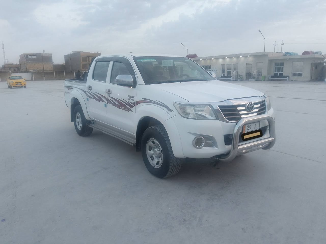 السلام عليكم تويوتا هايلوكس موديل 2014 كويتي اوتماتيك مكفوله كفالة عامه رقم واسط دولي تحويل مباشر مكان السياره واسط الكوت الاستفسار 
***********

***********
