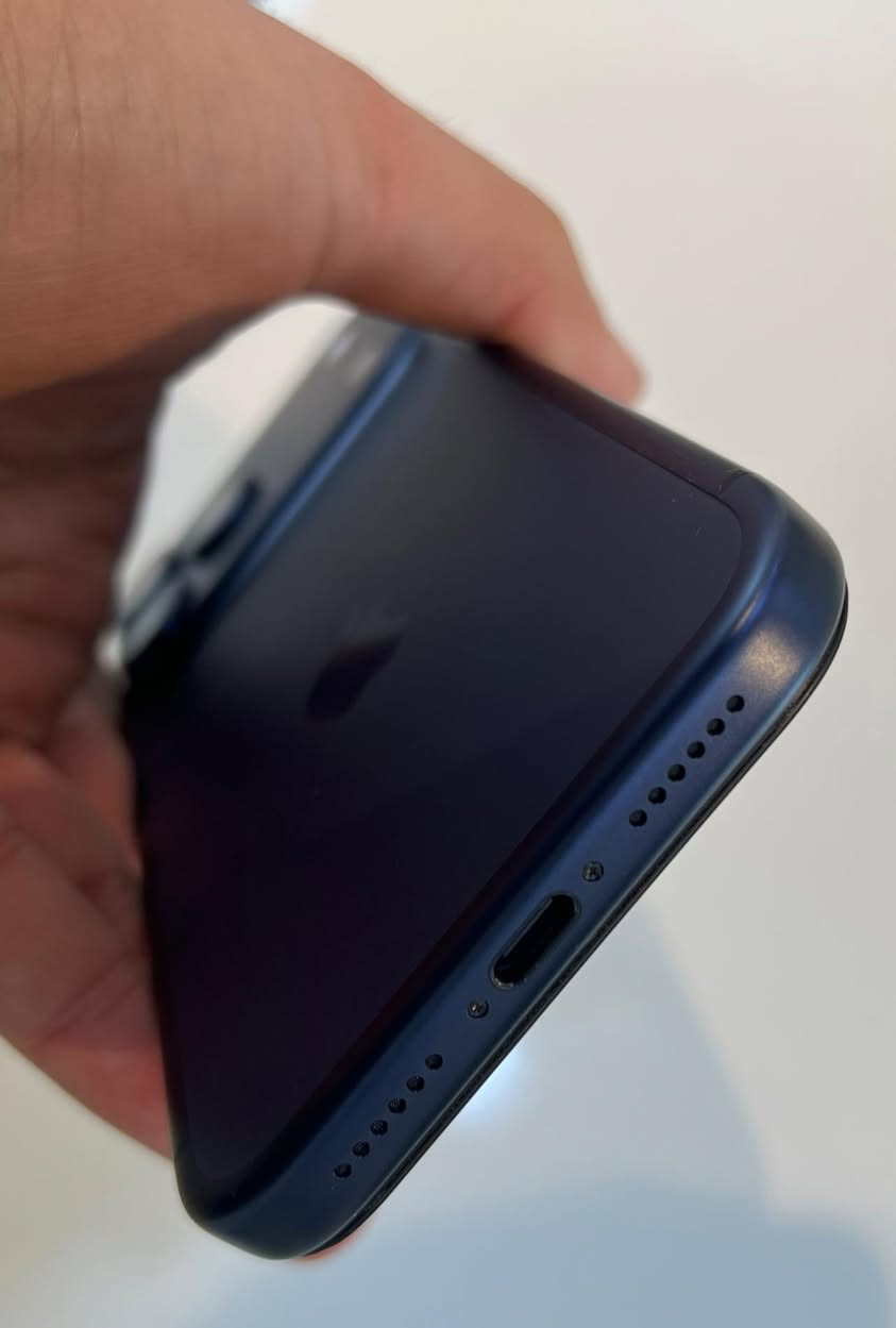 17 برو ماكس نيلي الجهاز مبدل شاشة وبي ضرر بالشاصي كما موضح بالصور مشحون 25 مرة كل شي شغال مابي اي مشاكل 
ع الفحص
السعر مليون و100 وبي مجال 
مكاني حله / ***********
