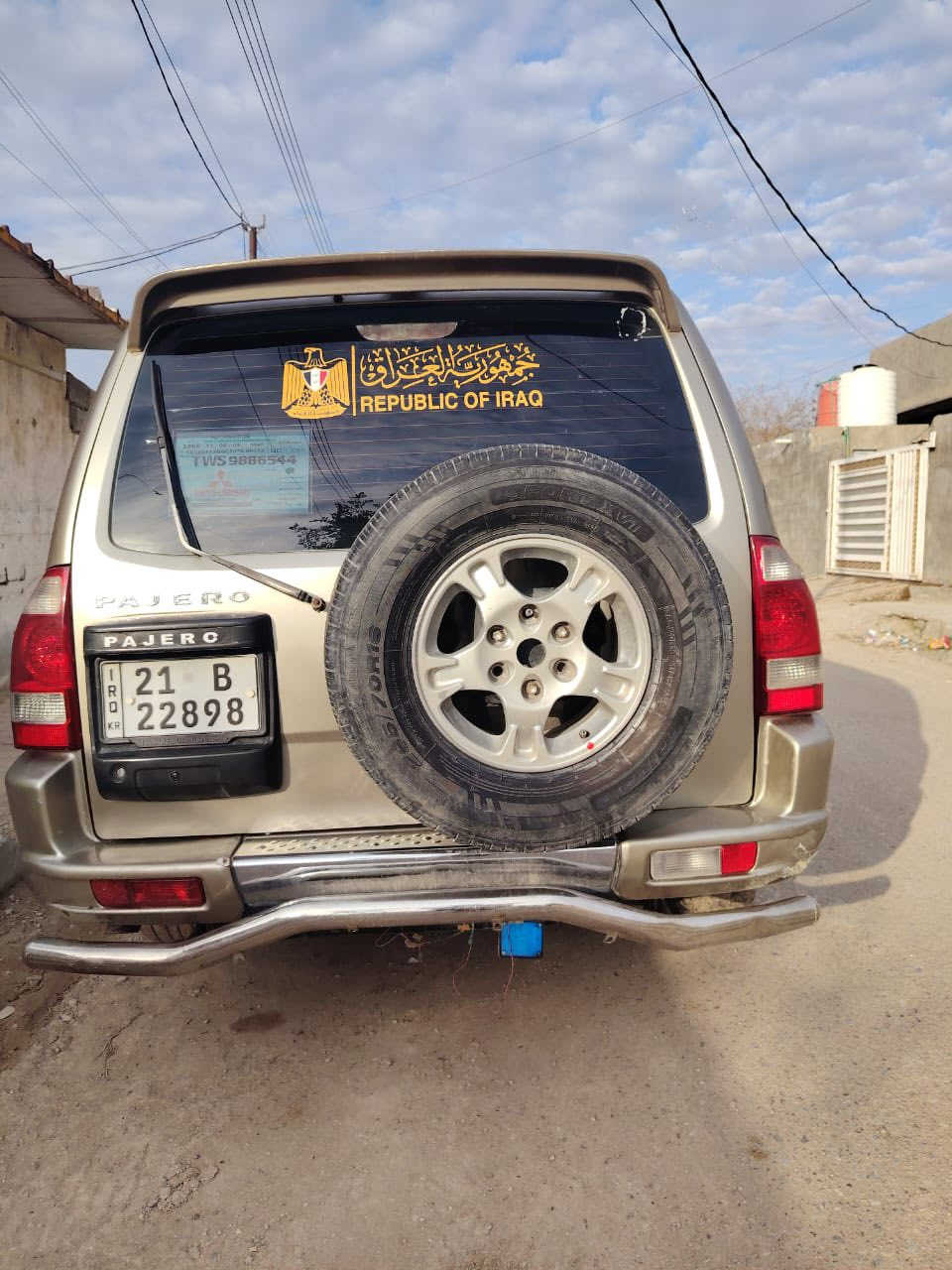 السلام عليكم ورحمة الله وبركاته 
اخوان باجيرو ٢٠٠٢ سياره حلوه خير من الله مصبوغه عام اثر جراد مكفوله من التجيه والكص  سياره شوفت عينك من تجي ماتلكه اي اختلاف  صدره نضيف رقم شمالي رايده ٧٤ وبيه مجال قليل  مكانه بغداد بسمايه قرب مجمع الحسان
رقمي ***********
