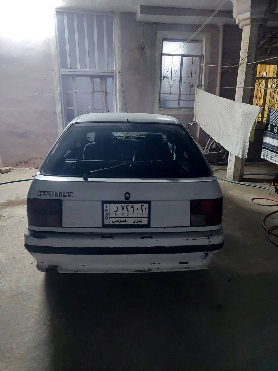 سلام عليكم رينو  للبيع رقم ألماني سنويه عضم إلى غايه سنه ٢٨ شهر ١١ كابون بنزين بيها العنوان ناحية المحلبية السعر 20 $ رقم موبيل ***********
