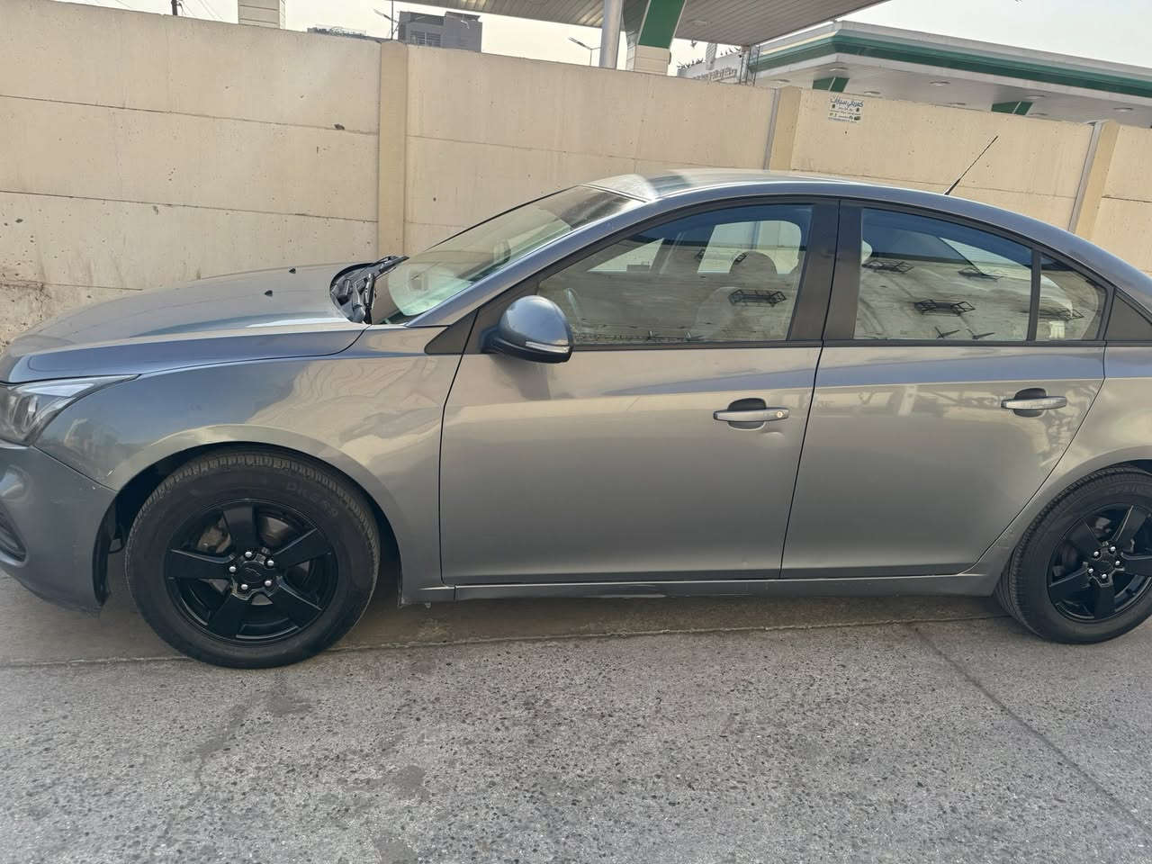 شوفر كروز موديل 2016 خليجي محرك 1800 المرغوب سيارة جديدة كير محرك صدر تخم تاير كلة جديد تبريد ثلج السيارة كاملة رقم أربيل باسمي تحويل ثاني يوم 
بيهة صبغ جاملغ خلفي الأيسر   وشبر بل جاملغ الأمامي 
العنوان بغداد البنوك 
السعر 78$ بيهة مجال بسيط كلش
***********
