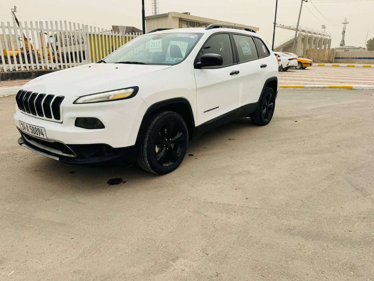 السلام عليكم رمضان كريم سيارة جيب بزون للبيع موديل 2017 رقم بصره حره تحويل مشروع وطني الرقم الدولي ضررها تبديل بنيد وصبغ خفيف مقدمه الجاملغ الامامي الايسر حادث السياره موضح مع الصور محرك 2400 شاشه كبيره كاميرا دواره تحكم جهتين تخم تاير تبريد حداديه كهربائيات كلها شغاله ماشيه 128 ألف استخدام شخصي السيارة جاهزة من كلشي السعر 122 ورقه وبيها مجال بسيط للشراي مكان السيارة ناصريه الشموخ للاستفسار ***********. *********** ارقامي بيهن واتساب ناصرية, ذي قار
