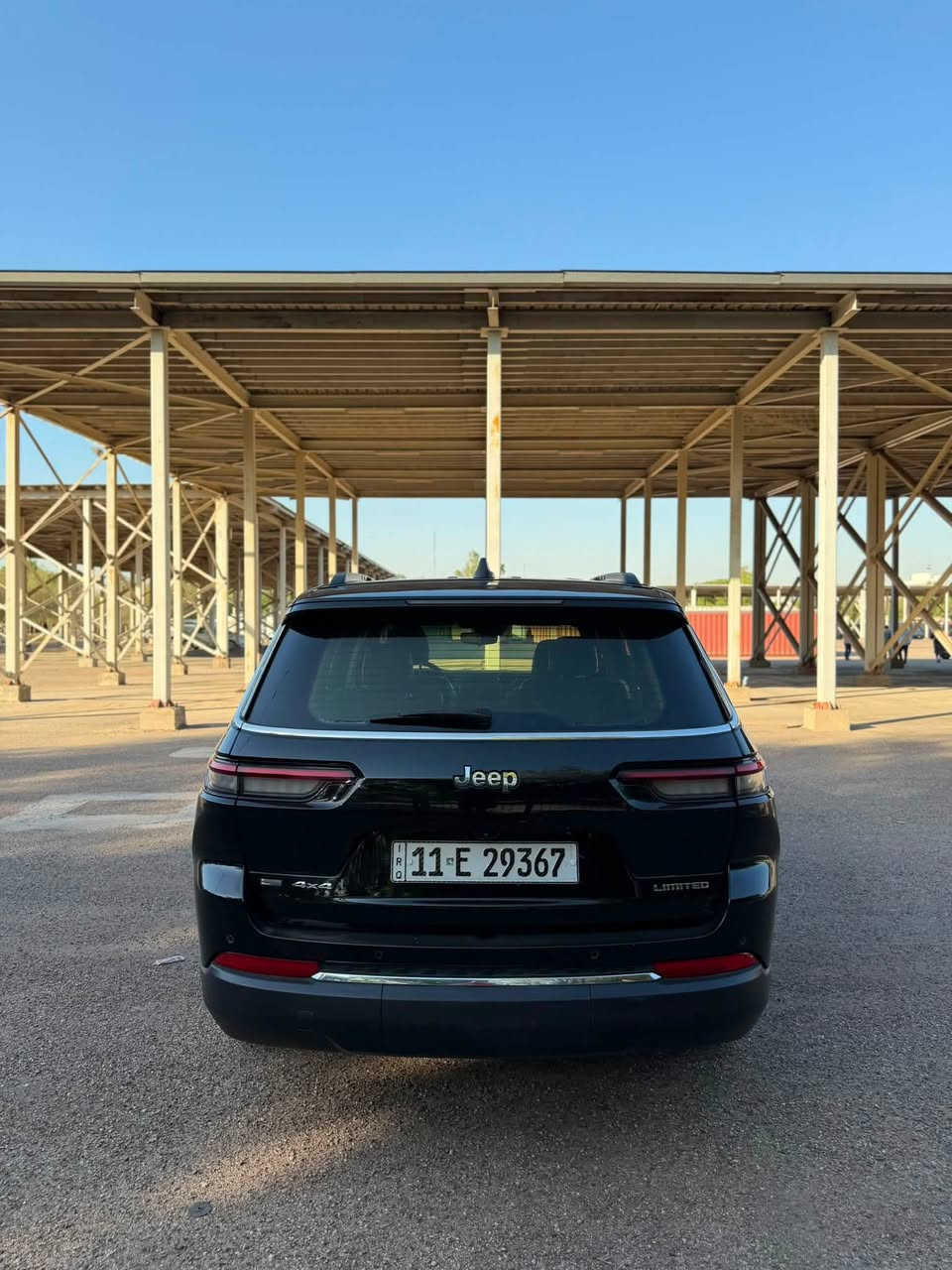 🚙 للبيع | Jeep Grand Cherokee Limited 2022

للبيع جيب جراند شيروكي ليمتد موديل 2022، بحالة ممتازة، لون أسود، عداد 60,000 كم.

المواصفات:
✅ محرك V6 سعة 3.6 لتر بقوة 293 حصان
✅ ناقل حركة أوتوماتيك 8 سرعات
✅ نظام دفع رباعي 4WD
✅ شاشة Uconnect قياس 10.1 إنش
✅ شاشة عدادات رقمية
✅ نظام صوت Alpine الأصلي
✅ مقاعد جلد كهربائية مع تدفئة وتهوية
✅ فتحة سقف بانورامية
✅ تشغيل بصمة ودخول ذكي
✅ كاميرا خلفية مع حساسات أمامية وخلفية
✅ مثبت سرعة راداري
✅ نظام المحافظة على المسار
✅ مراقبة النقطة العمياء
✅ Apple CarPlay و Android Auto
✅ جنوط 20 إنش

ملاحظات:

* السيارة حادث خفيف من الأمام البنيد مبدل وكاله نفس الون والجاملغ الامامي جهة عكس السايق بي شبر صبغ
* الباب الخلفي جهة الراكب يحتوي على BDR بسيط جدًا وغير ملحوظ السياره لغد شاصي دواخل كلها مكفول .
* صور الحادث موجودة ضمن المنشور بكل شفافية.

💰 السعر: 280 ورقة، وقابل للتفاوض بالمعقول مع الشاري الجاد.

📍 الموقع: بغداد – الحرية

📞 للتواصل: ***********
