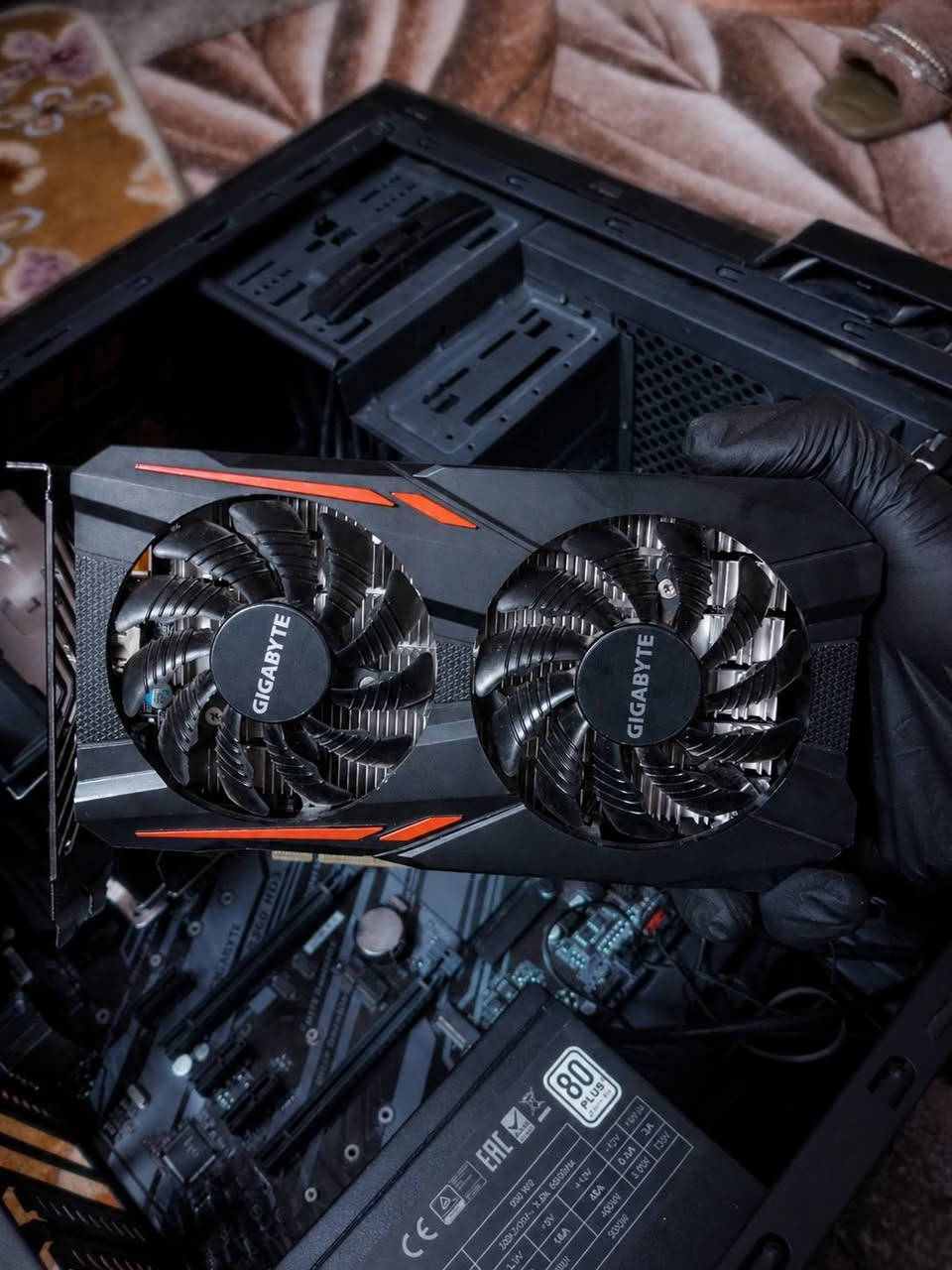 سلام عليكم 

توفر كرت شاشة 
gtx 1050ti 4gb gigabyte 

تحت ضغط لمدة 10 دقايق حرارتة توصل 70 

كارت نظيف ويجي ويا ضمان فحص اسبوع

سعر كرت 65 الف مع توصيل

يوجد توصيل لجميع محافظات العراق 

للاستفسار على الخاص
او 
الواتس اب 
***********
