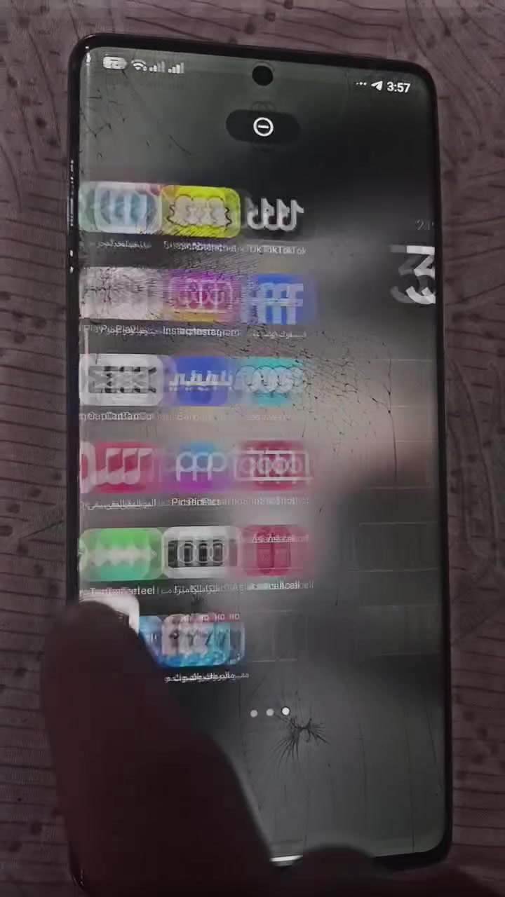 السلام عليكم ورحمة الله وبركاته
ريدمي نوت 14برو 4G
الذاكرة 512
الرام 12+12
كامرة 200mp
البطارية 5000
بصمة شغالة لمسة 
 يدعم شحن سريع 67 W
شرط ما بي إي طبع او شي بل شاشة 
بس الكلاس مكسور وما ماثر على المس مثل ما موضح بل فيديو 
السعر 265 بي مجال بسيط 
التوصل *********** 
متوجد على الفيس
