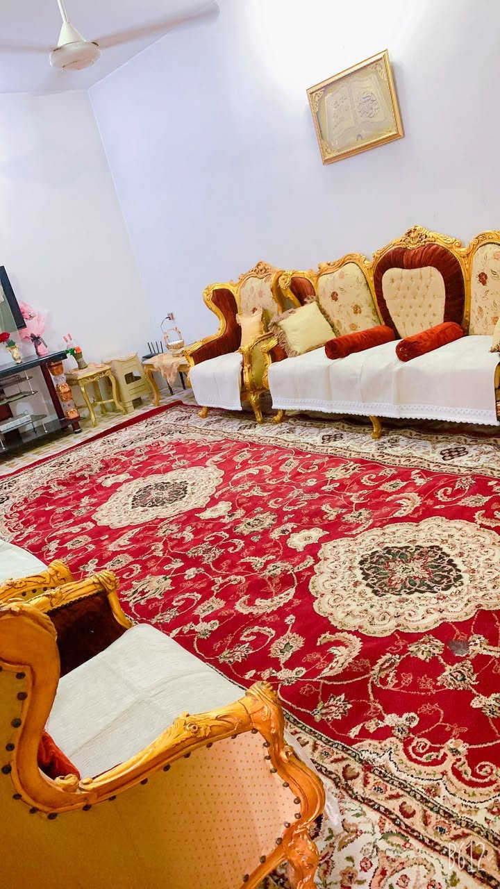 السلام عليكم 
عندي تخم  ملكي للبيع نظيف كلش مستخدم قليل 
نوع مصري الاستفسار مراسلة الصفحه أو الاتصال ***********
