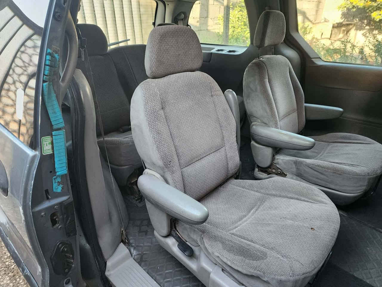 بسبب الوعود الكاذبه اعاده نشر سياره فورد وندستار للبيع كفاله محرك وكير وتحويل  صدر تعبان 
السعر ٢٥  *********** 
غير  متواجد واتساب فقط اتصال
