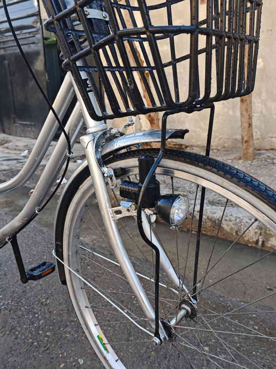 سلام عليكم بايسكل بناتي حجم 26
كامل مكمل مابي اي نقص 
بريكات جدد
جاملغات جدد
سلة جديدة
لايت حساس جديد
سعر 60 بي مجال حك الجية
للتواصل ***********
مكاني البياع الرسالة الثانية 
ملاحظة مصبوغ فقط (للجمالية)
