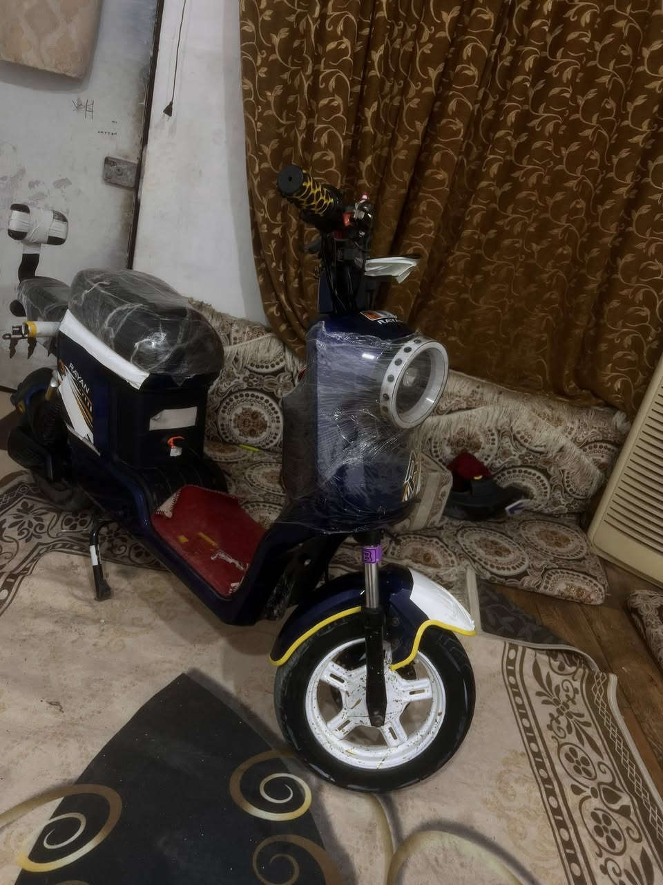 سلام عليكم للبيع ار٩مديل 2025كلشي مابيهه بطاريات جدد 2026 دراجه جاهزه مجهزه اشاير لايت رجوع بكRكلشي شغال السعر 350وبيهه مجال بس لا تكسر بل سعر دراجه نضيفه اتصال ***********
