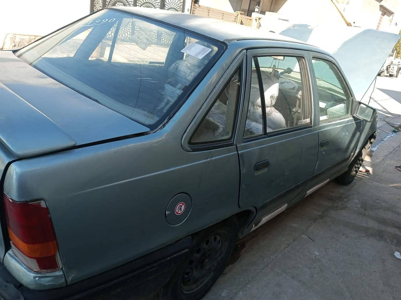 السلام عليكم سياره كاديت موديل ١٩٩٠رقم كركوك سنويه لل٢٠٣٠ السياره جهزه تحويل ثانيوم سعره ٢٢وبيه مجال مكان السياره كركوك رقم مبايل ***********
