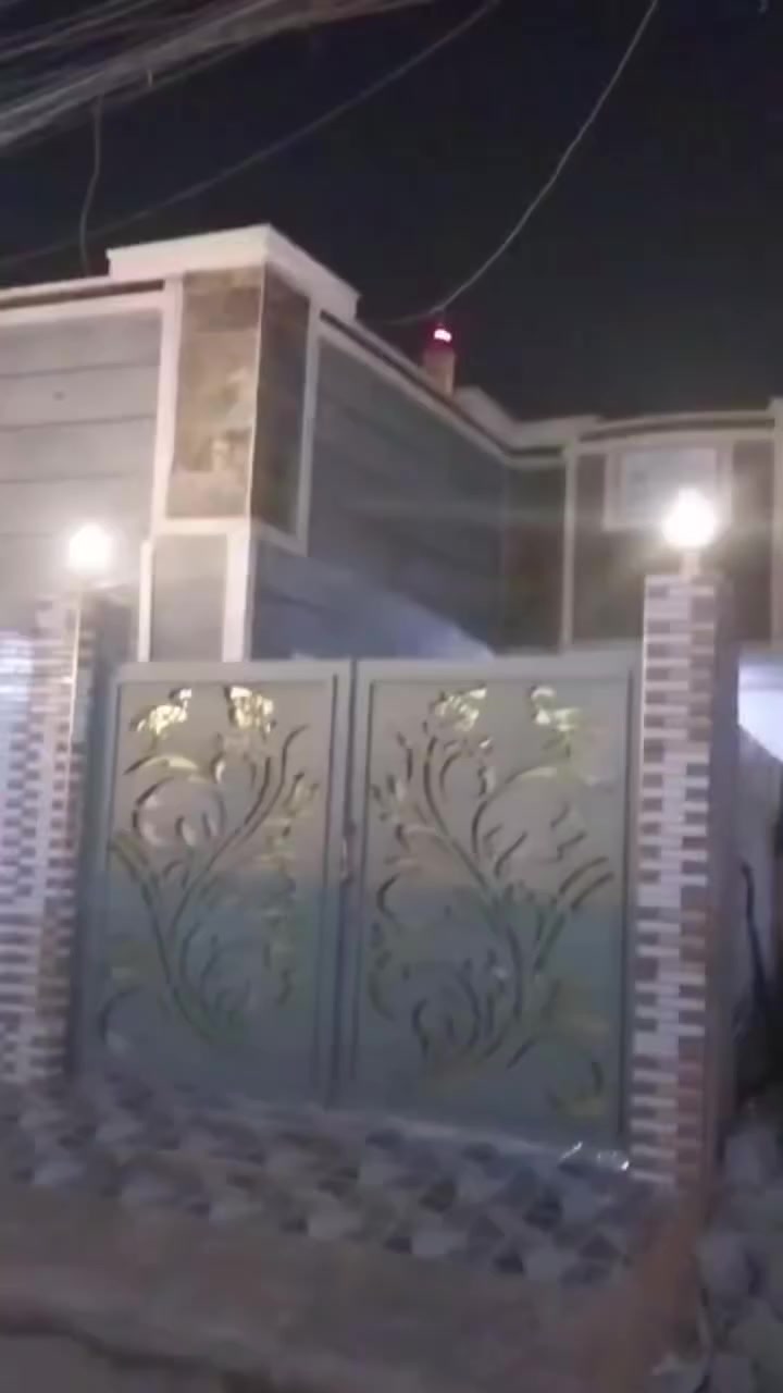 السلام عليكم

البيت البيع الصوفيه قرب جامع الصوفيه 

بيت المساحة 360م الوجه 18 نزال 20م كراج وحديقه صحيات خارجيه كلدور استقبال صاله غرفتين 4 ×5 غرفة سويت مطبخ حار بارد طرمه وحديقه مقابل المطبخ الحار

سعره ١٦٠قابل للتفاوض 

***********
***********
٠٧٨٦٩٤١٨٠٥
