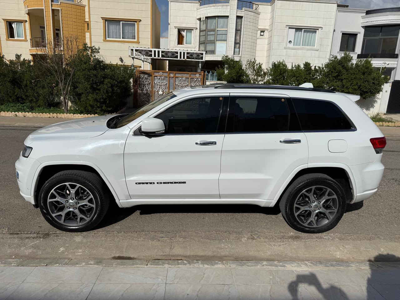 السلام عليكم
جيب كراند شيروكي 2020 خليجي
اوفر لاند وكالة هارلم
كفالة عامة عدا مكد اصبعين جاملغ اليمين بدون اي دواخل
وسونارها موجود
المواصفات فول الفول 1/1 ماشية 74 الف كيلو
السعر 328 ومجال
للاستفسار ***********
