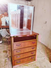 ميز تواليت • عرض خاص • نشتري مستعمل