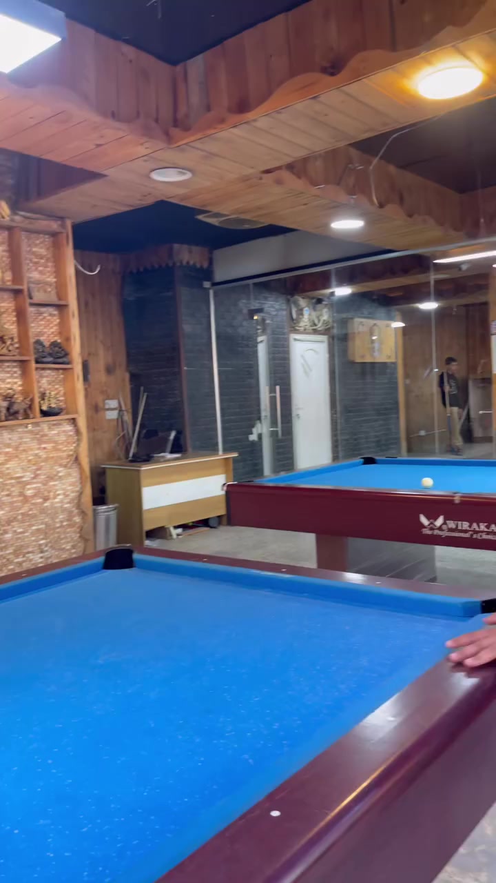 كوفي شوب للبيع كامله وجاهزه موقع ممتاز
يتكون من طابقين

ميوزه بليارد 3 نوع ويركا

سبالت 10

مبردة كبيره

مراوح 6

عارضه 

مجمده 

نراكيل بابليات وخشب

تخم كامل 

بلي فور 2

شاشات 8

اشتراك الرابعه

وهواي غراض بعد ماتنذكر 

العنوان بغداد مدينة الصدر شارع الفلاح قطاع 30

سبب البيع عدم التفرغ 

‭0788 291 6700‬
