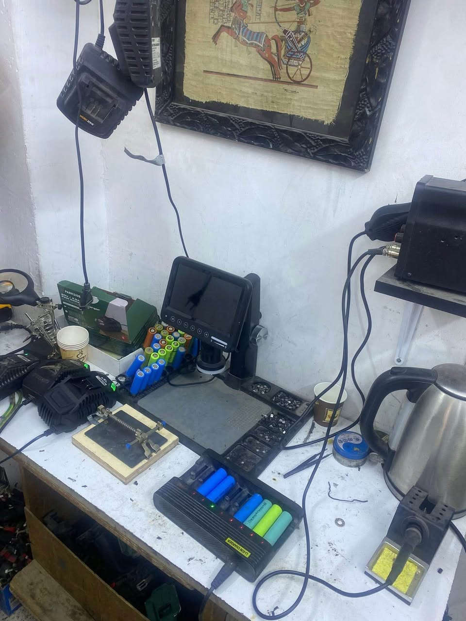 اذا عندك دريل عطلان او بطارية او اي جهاز كهرباء او شحن وتريد تصلحه راسلني 
واذا مكانك بعيد عندي مندوب يجي ياخذه من باب بيتك ويرجعه الك 
واذا تحب تشرفنا للمحل وتستلمه وانته واكف 
متوفر تصليح وبيع كل انواع العدد اليدوية 
كارت دريل 
صيانة وتصليح كل العدد الشحن او الكهرباء البرشلز والفحمات 
تصليح كل الكوسرات او دريل همر او لقمة اي عطل برشلز او فحمات موجود وتحوير من نيكل الي ليثيوم
للاستفسار خاص عنواني بغداد الحرية 
*********** بغداد, العراق
