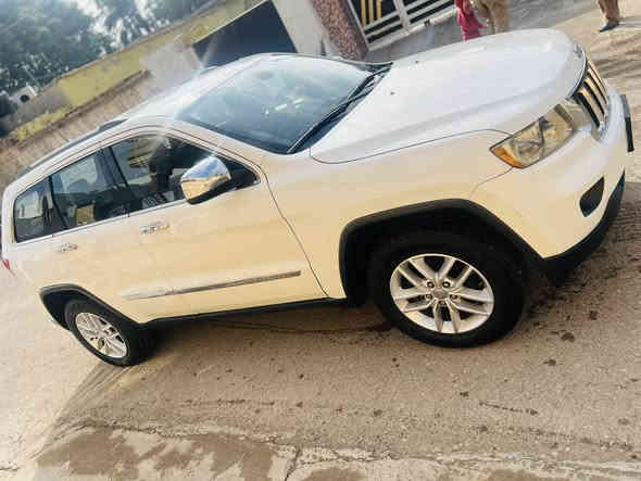 السلام عليكم للبيع جيب 2011كندي كفاله عامه من الصبغ والضربه بيها مكانين بارد فقط اقل من شبر 👍
كير محرك تخم تاير جديد كله وضع شركه 
سياره جديده معنى كلام مال جناي ماشيه 160كيلوا
زيرو زيرو سياره رقم بغداد بسمي تحويل مباشر 👍
مكاني ديالى بيع فقط بس جناي يخابرني👍
سعر 183وبيها مجال حگ جيه ❤️
***********
