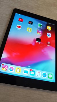 ايباد اير ذاكرة 64  متوقف التحديث ع 12 يشتغل تصفح يوتيوب برامج ع اصدار...