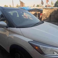 شباب سياره نيسان كيكس موديل 2023 فئه SR المواصفات SR  اللون صدفي  ماده...