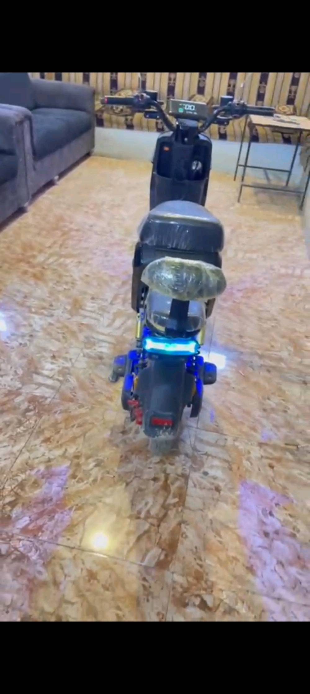 دراجه شحن R9 عوزهة. عقل رايدهة 250 مجال شي قليل عنواني بغداد الشعب 