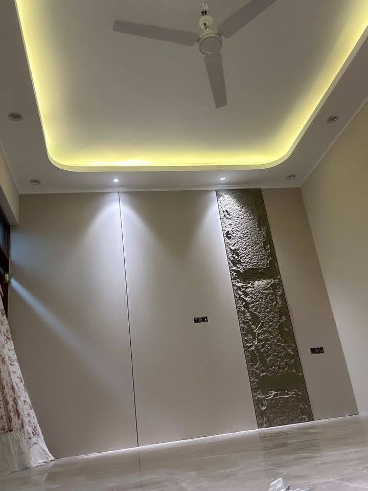 عمل جميع انواع ديكورات جبس مبورد وسقوف ***********
جميع انواع اصباغ
