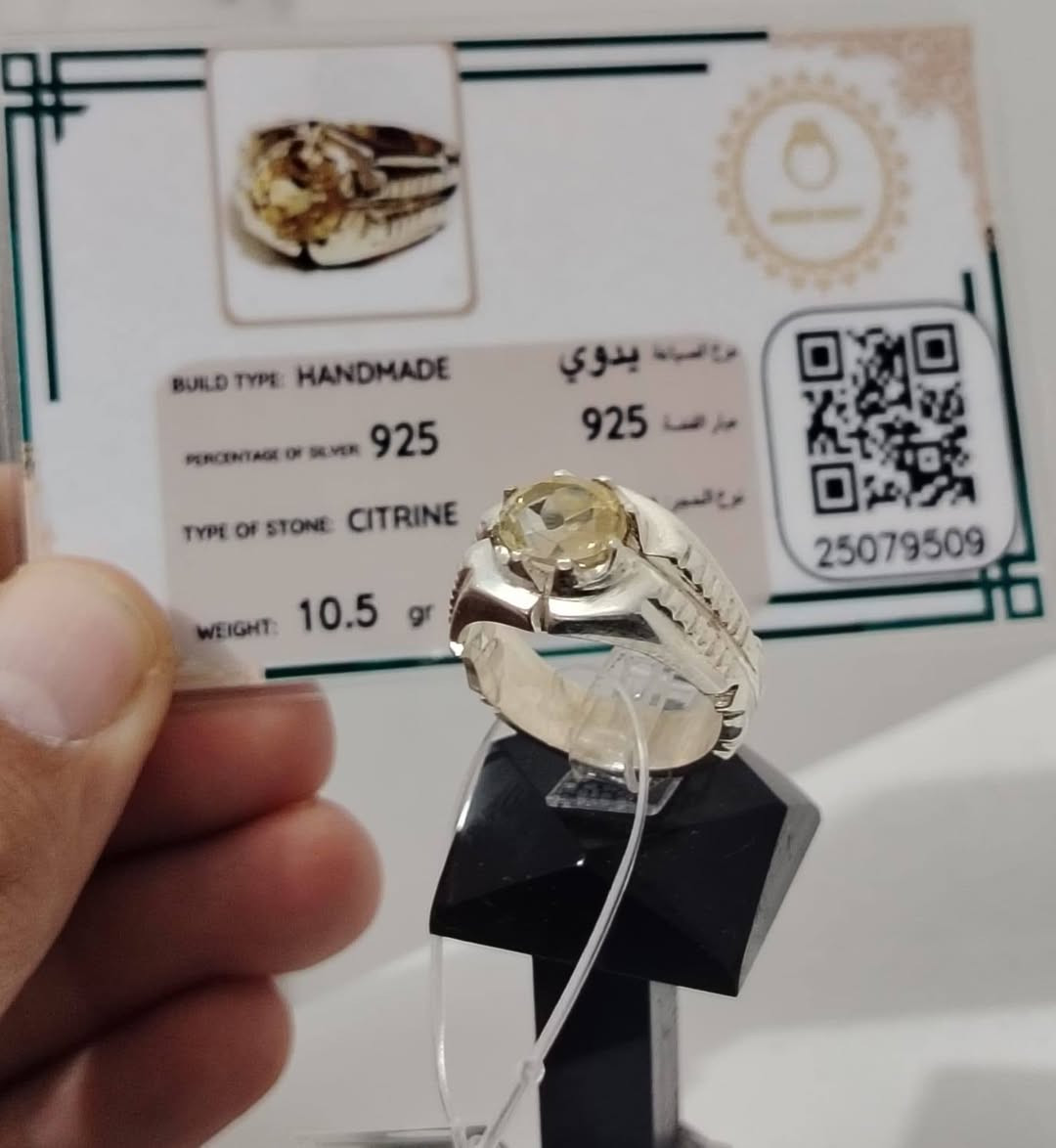 خاتم من حجر السترين الافريقي الطبيعي
صياغة يدوية ثقيلة فضة عيار ٩٢٥
مع شهادة المنشأ وضمان الخاتم الاصلي
يوجد توصيل الى جميع المحافظات
التواصل ع الخاص او ع الواتساب ***********
