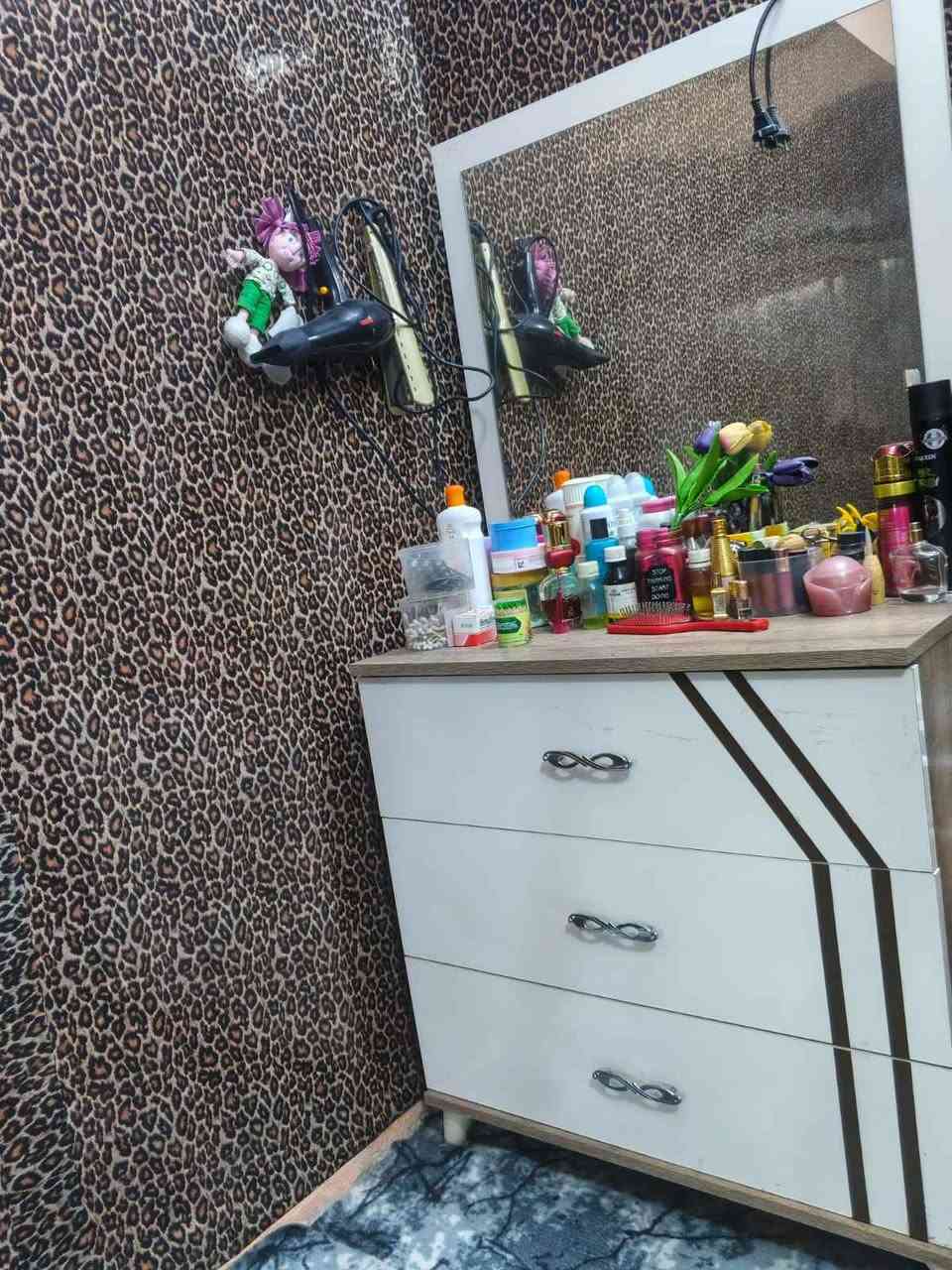 غرفه نوم ٥ قطع تركي وغسالع ١٤ كيلو وكومدي وميز تواليت بدون مرايه وثلاجع ٢٠ قدم كلهن نظيفات بلفحامة يم جزيرة سياحيه بغداد, العراق


**إذا كنت صاحب هذا الإعلان وتريد حذفه لأي سبب، رجاءا أرسل رسالة إلى الدعم الفني**