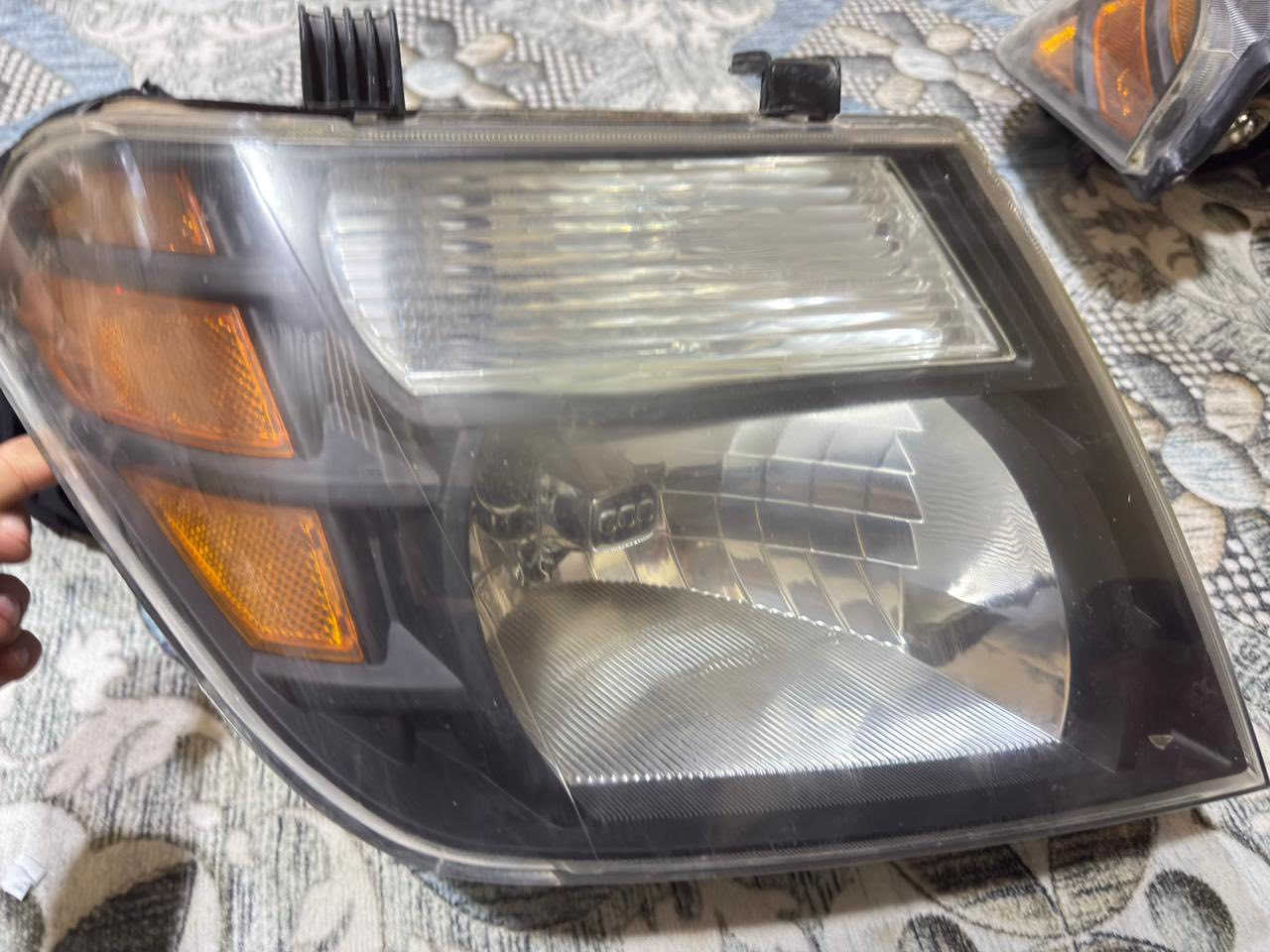 السلام عليكم لايتات بافندر
تجاري ترهم من موديل 2007 الى 2011 

***********
