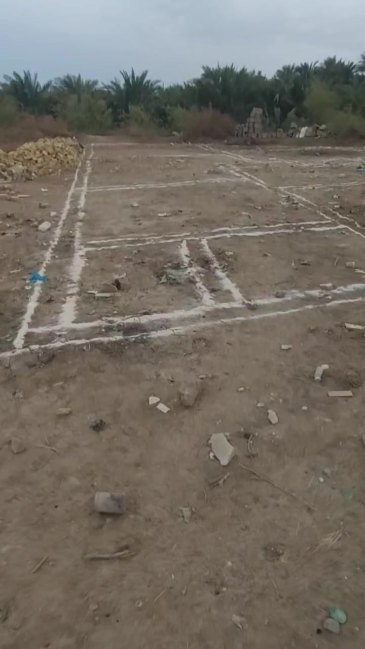 ***********
قطعه للبيع 230 كل شيء واضح بالفيديو مدرسه قريبه عليها ظهر البستان ماء وكهرباء والاستفسار على هذا الرقم السعر الخاص
