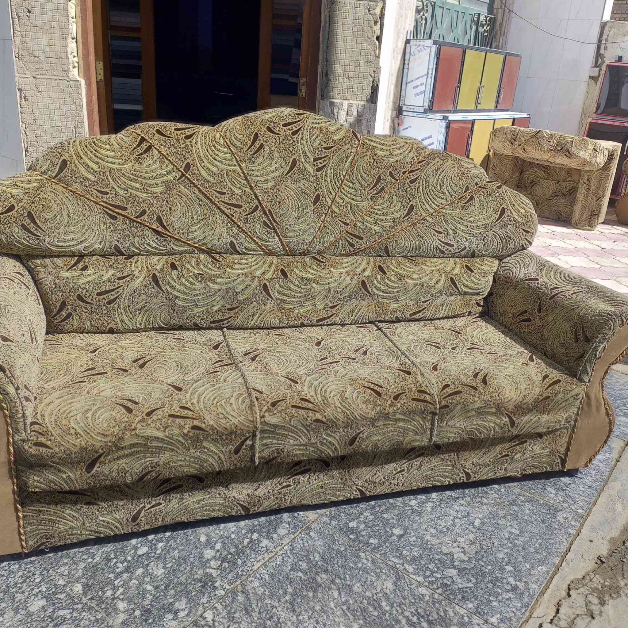 تخم مستعمل نظيف ١٠ مقاعد السعر ٥٠ ألف بابل الحمزه الغربي حي الدولار قرب عماره دكتور ناجي أتصال ***********
