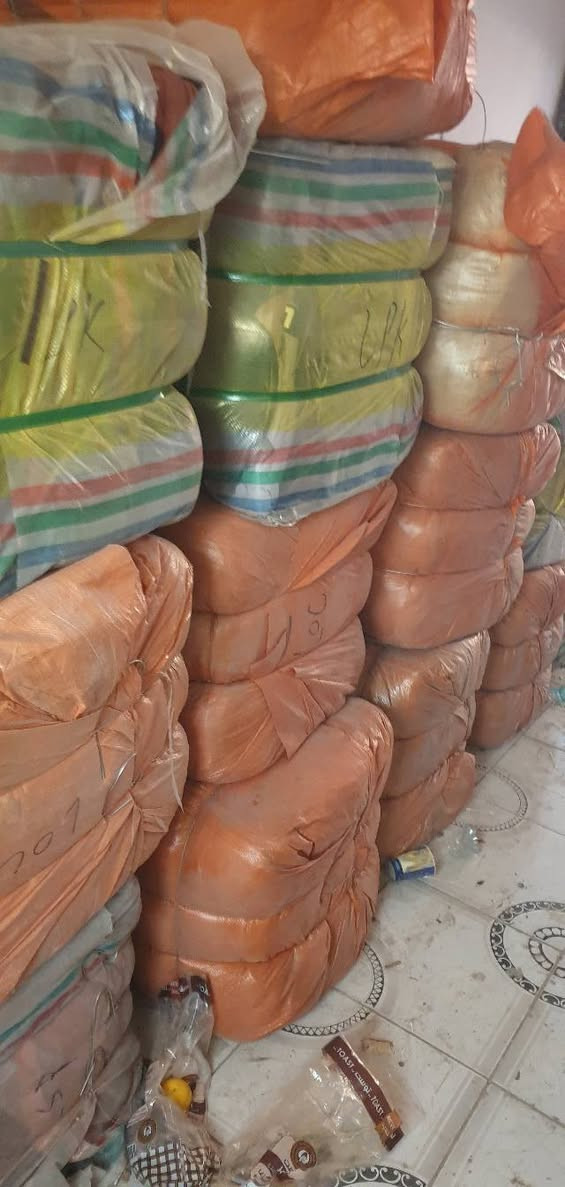 سلام عليكم عندي 80 باله قمصله+ كوت باله درجه اولى سعر الباله 125 ابيع نقد او على تصريف او ابيع على مده او اذا اكو بظاعه ثانيه مراوس هم نتفق مكاني بالديوانيه للستفسار اكثر رقمي *********** ملاحظه البيع كل الكميه ديوانية, القادسية
