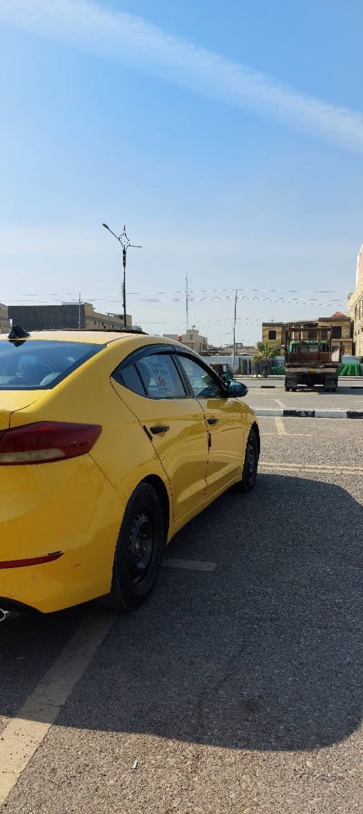 السلام عليكم سياره النتره مديل 17وارد امريكي حادثها كلش بسيط موضح بل صوره   السياره نضيفه خير من الله السياره جاهزه كير ومكينه وحداديه وتخم تاير السياره فول مواصفات فتحه وبصمه وتحكم استيرن وباقي المواصفات معروفه رقم بغداد مشروع وطني مصفره هيه وغرامات السعر 125وبيها مجال قليل رقم الهاتفف
*********** مكان السياره ميسان
