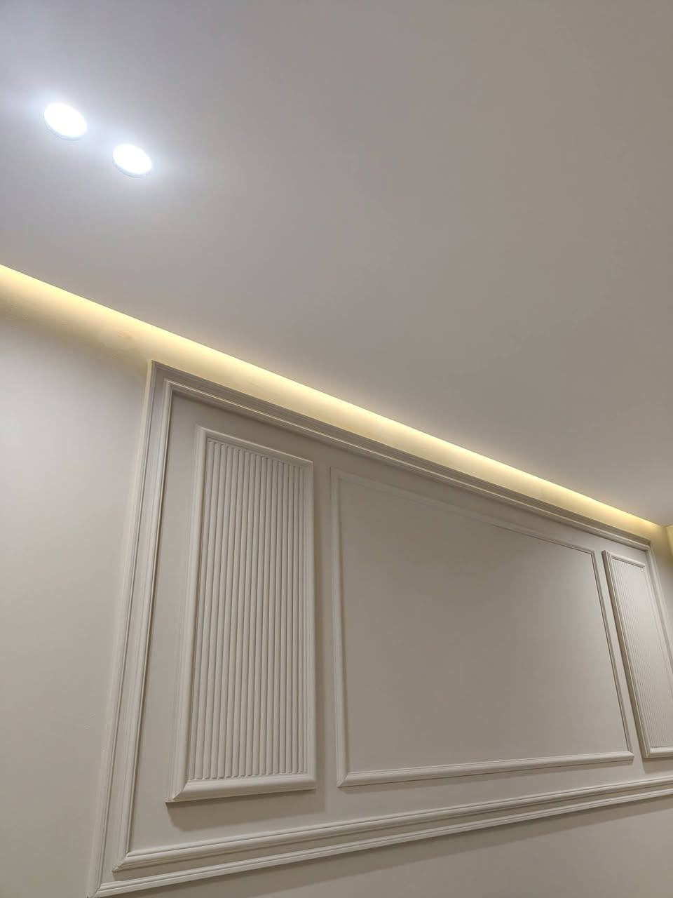 المصمم حسن 
اخليك بعيوني بس اهم شي تحترم شغلي 
شغل درجة اولى تريد اعرف 🔥
اسعاري هاي و شغل بي ضمان و يرضي الله ❤️🌹🔥
اسعاري هاي حق التعب و العمل حبايبا رجاءا لحد يعلق ميعجبك براحتك 😇
اني رجل اريد اعيش بكرامة و اشتغل شغل يسوي براسي خير 
مو الزم شغل  و جني طالع يومية 🌹😇🌹
‎ 
‎الديكورات و الاصباغ
‎متر بوكس 50 شامل صبغ جوتن او فاوري  و إنارة  
‎متر ركم (فلات)  60الف شامل صبغ جوتن او فاوري  
بدون انارة فقط تثقيب 
‎
‎ ديكور سقف كورنيش إنارة 
‎المتر ب ٢٠الف 
‎شامل الإنارة و صبغ جوتن 
‎
‎سد جوينات شقة بالكامل 800 الف 
‎
‎ 
‎ديكورات بكل انواعها بديل خشب بديل رخام بديل صخر 
‎ورق جدران و احجار و زجاج و كل انواع ديكور اصبغ شقتك باحسن اصباغ و كادر مميز 
‎الصبغ 
‎صبغ كامل للشقق (جوتن و فاوري)
‎100متر 850الف
‎120متر 950الف
‎140متر 1100الف
‎صبغ مرجان
‎100متر700الف
‎120متر 800الف
‎140متر 900الف
‎
‎للاستفسار
‎***********
‎***********
‎
