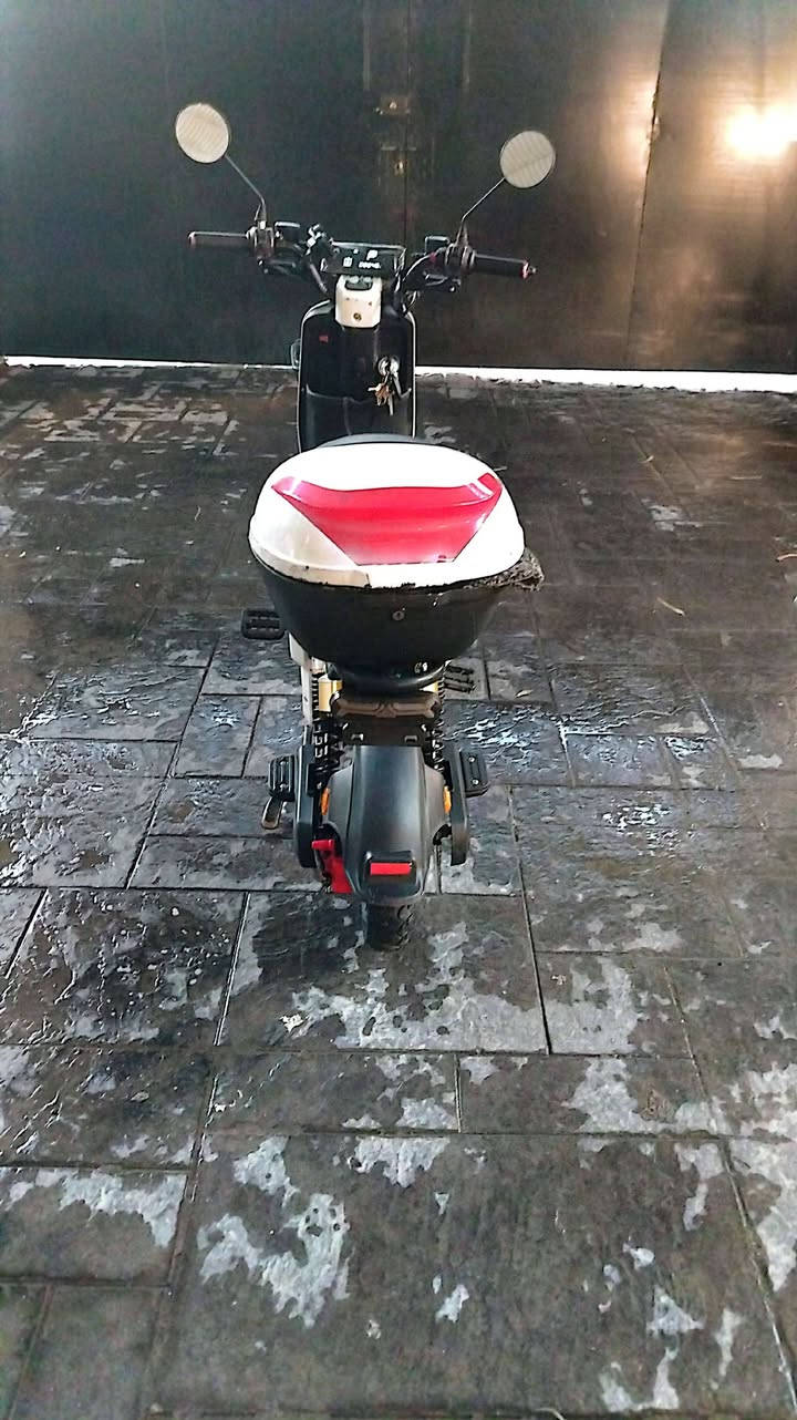 دراجة شحن ار ٩ نظيفة جدا ماخذها ٦٠٠
مواصفات الدراجة ٥ بطاريات
دبل بريك هيدروليك
بيها نظام رجوع للخلف
بيها بصمة
صار ٣ اشهر من ماخذها
رجاءأ الي ميشتري لا يدخل
ويعامل ويطفر ميشتري
السعر على الخاص
للتواصل واتساب أو اتصال ***********
