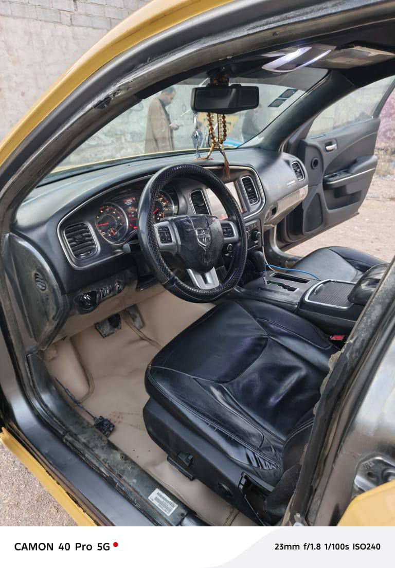 السلام عليكم سياره جارجر موديل 2011  سرقه 
بيه ربعه بيباب مفتوحات اباقي كفاله عامه من مكينه كير حداديه تخم تاير حط كربلاء بغداد الغم نكليزي سنويه. 28
السعر 138 وبيه مجال  غير متواجد عله الفيس *********** كربلاء الحر
